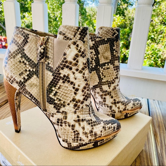 Herve Leger Mercer Booties Anaconda Print sz 8 EUC - Picture 16 of 16